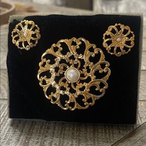 Avon Vintage 'Flower Blossom' Brooch and Earring Set